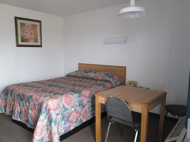 Motel 10 Lordsburg Bilik gambar
