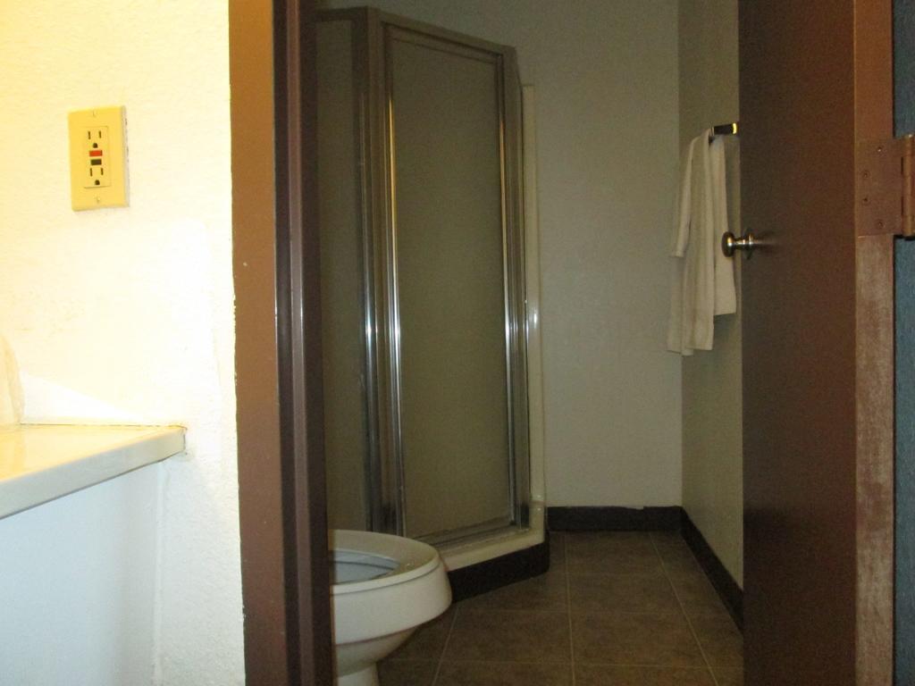 Motel 10 Lordsburg Bilik gambar