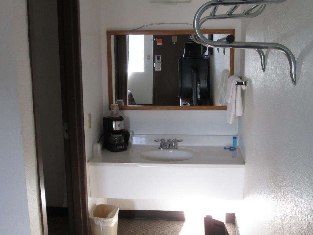 Motel 10 Lordsburg Bilik gambar
